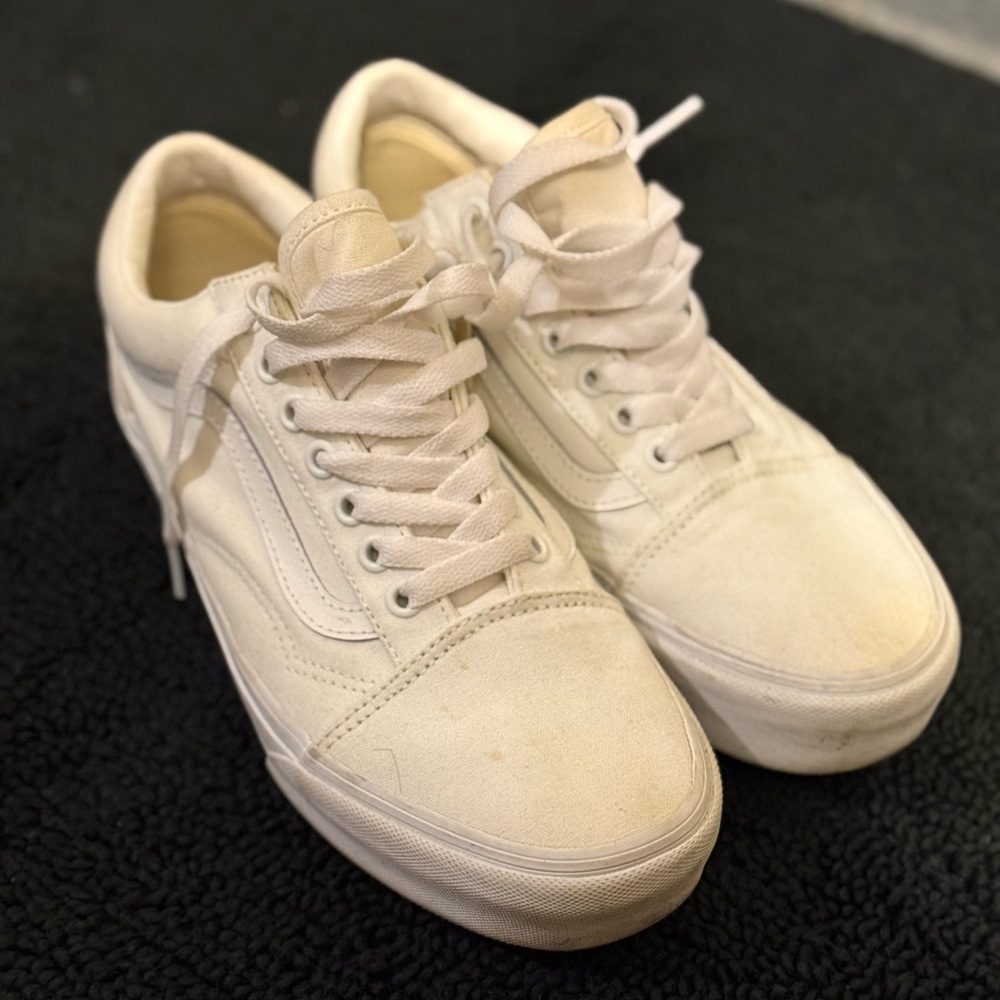 Vans Women's Sneakers - White